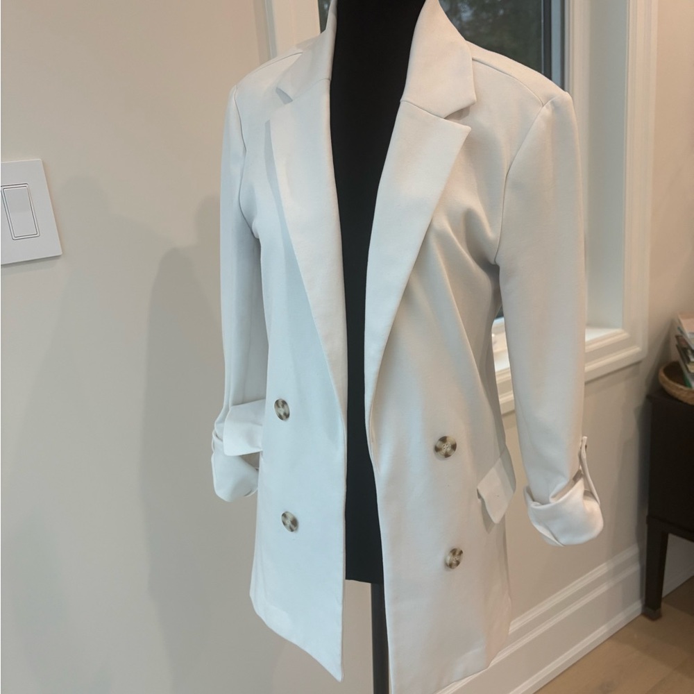 Suzy Shier Ivory Double-Breasted Blazer
